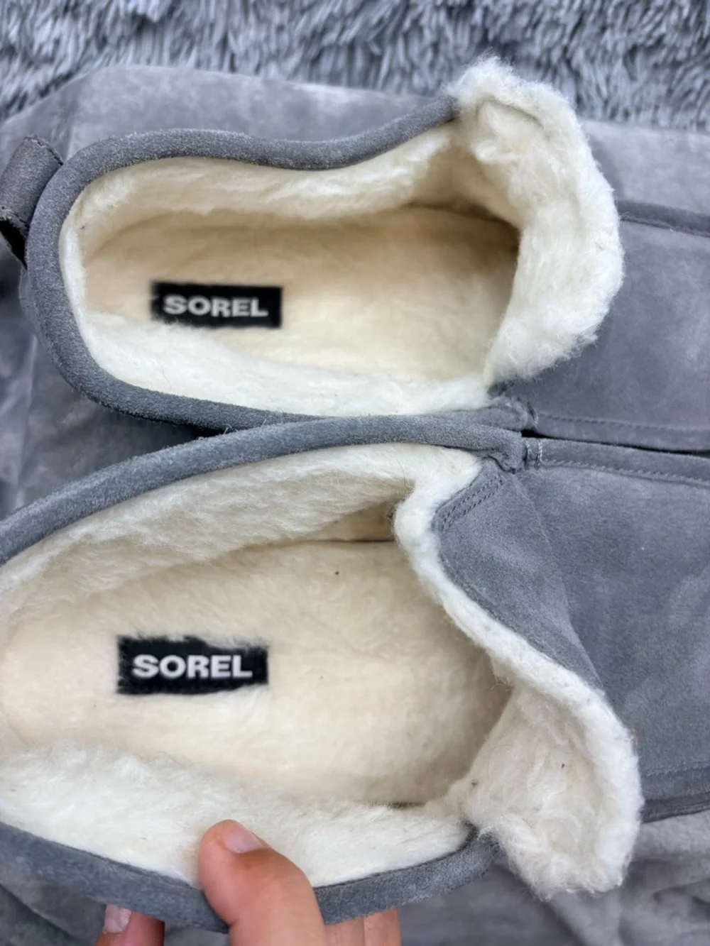 Sorel Slippers Mens 12 Manawan II Moc Gray Faux Fur Lining Suede Outside
